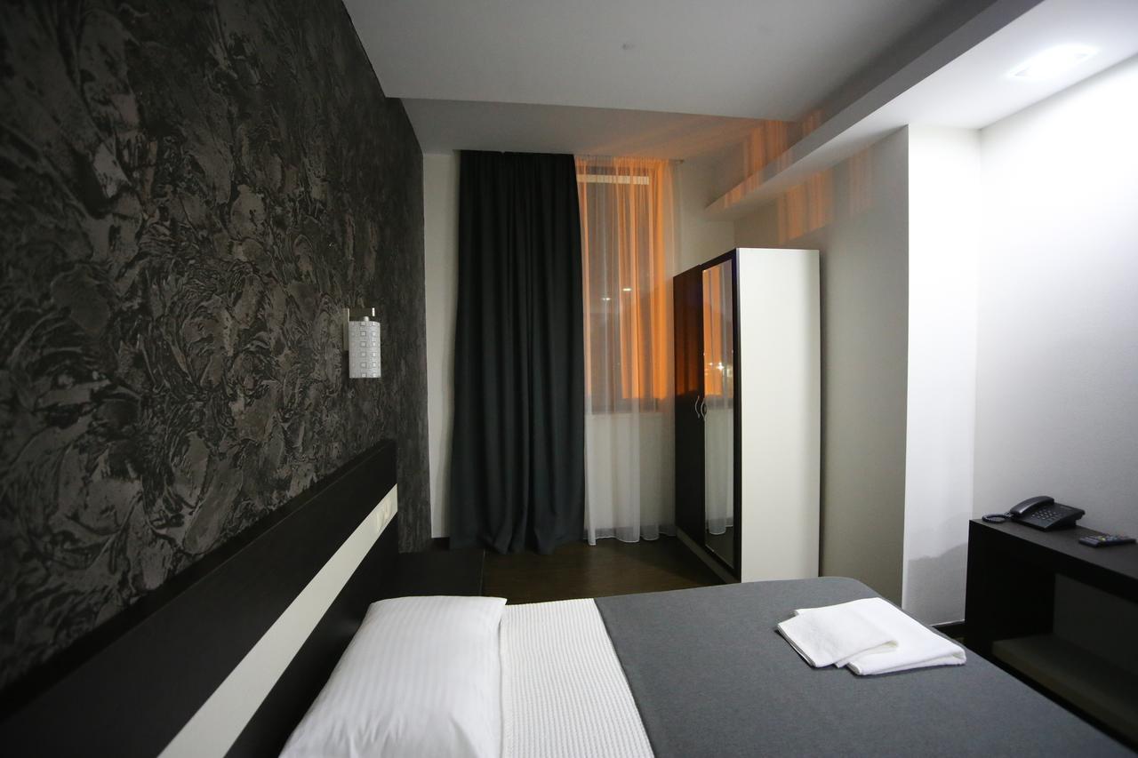 West Tower Hotel Kutaisi Zewnętrze zdjęcie